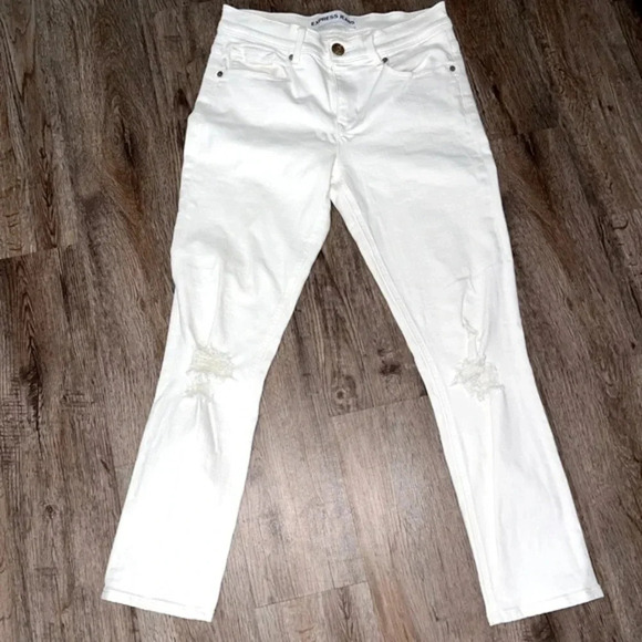 EXPRESS • Distressed Cropped Jeans - Picture 1 of 8